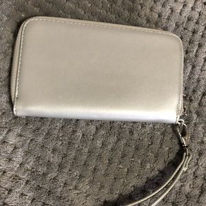 Silver Wristlet👛✨